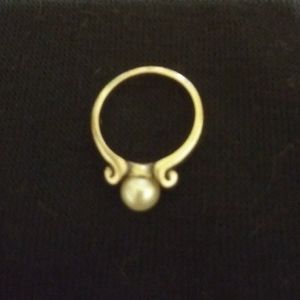 Scroll Pearl ring